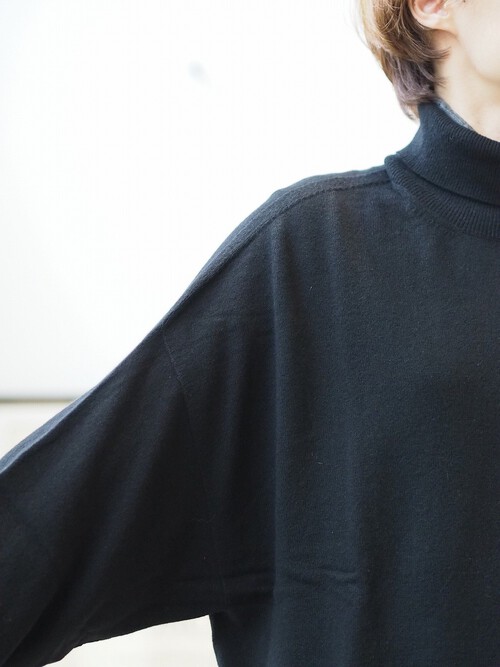 売れています、SEMICOUTUREのスウェット感覚で使えるTops+2023秋冬Bag 売れています、SEMICOUTUREのスウェット感覚で使えるTops+2023秋冬Bag