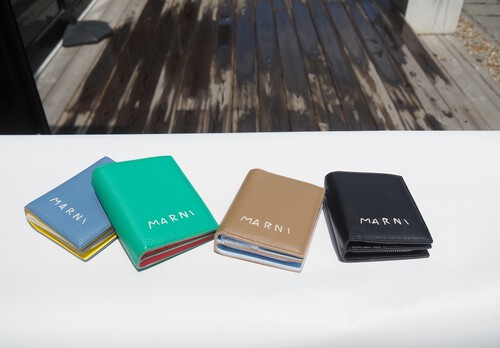 毎日は楽しくなるMARNIの新作折りたたみ財布+しっとりとしないサッパリ素材の夏カーディガン 毎日は楽しくなるMARNIの新作折りたたみ財布+しっとりとしないサッパリ素材の夏カーディガン