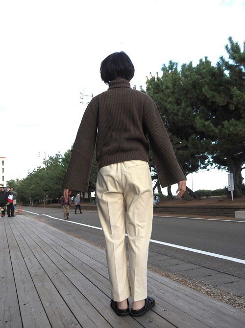 なぜか履くだけで絵になるSofie DHooreのパンツ なぜか履くだけで絵になるSofie DHooreのパンツ