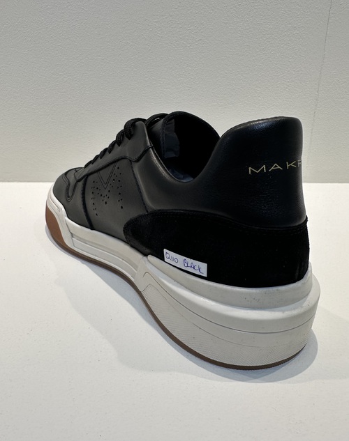 四年ぶりのMakrisのスニーカー 四年ぶりのMakrisのスニーカー