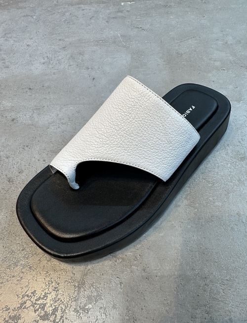 来春夏はGaimoのカゴバックとFabioのシンプルサンダル合わせてお楽しみください 来春夏はGaimoのカゴバックとFabioのシンプルサンダル合わせてお楽しみください