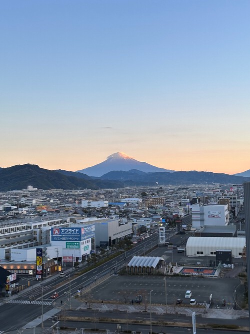 昨日の組合せに合わせたいお仕事パンツ+売れています。お勧め眼鏡 昨日の組合せに合わせたいお仕事パンツ+売れています。お勧め眼鏡