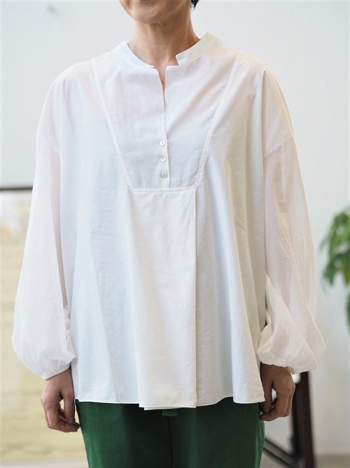 やっぱり緑が好きだ!SEMICOUTUREのパンツでコーディネート やっぱり緑が好きだ!SEMICOUTUREのパンツでコーディネート