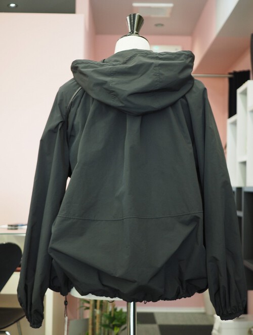 夏まで使えるBeige,のナイロンジャケットの追加が入りました 夏まで使えるBeige,のナイロンジャケットの追加が入りました