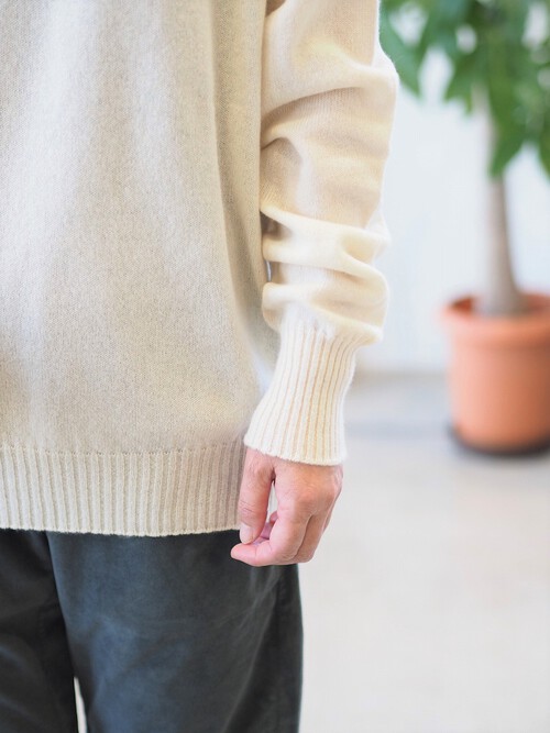 ふわふわ感が堪らないカシミヤ100ニット ふわふわ感が堪らないカシミヤ100ニット