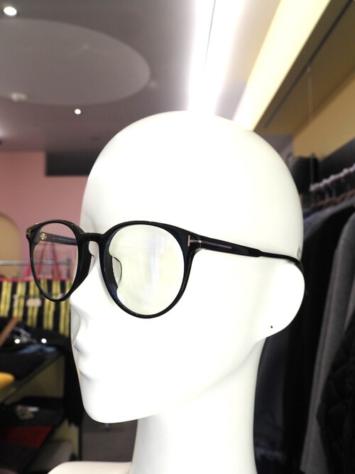 昨日の組合せに合わせたいお仕事パンツ+売れています。お勧め眼鏡 昨日の組合せに合わせたいお仕事パンツ+売れています。お勧め眼鏡