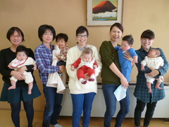ベビマと赤ちゃんサインが体験できるサークルを磐田で開いています♪