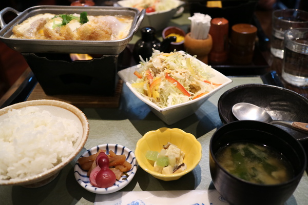 田村銀かつ亭さんでランチ☆テレビ見た!箱根で人気の豆腐かつ煮 田村銀かつ亭さんでランチ☆テレビ見た!箱根で人気の豆腐かつ煮