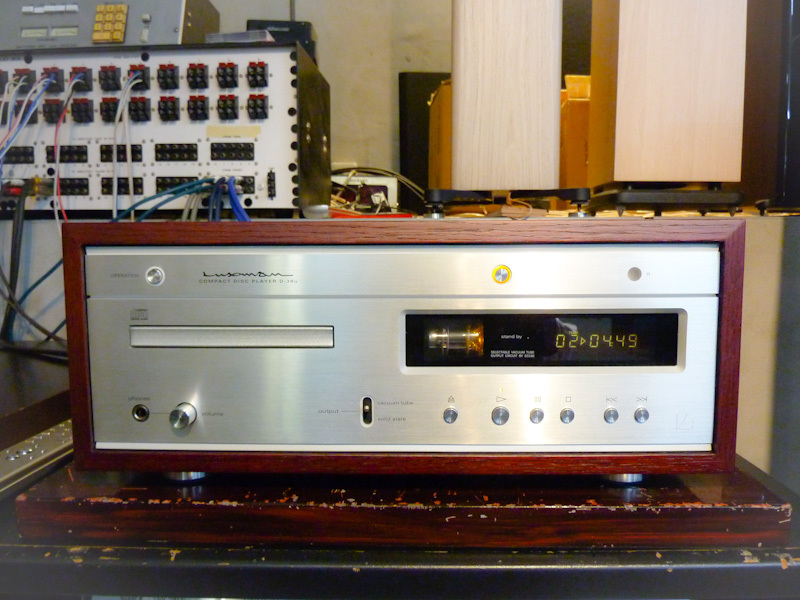 LUXMANのCDプレーヤー「D-38u」中古品入荷しました♪ LUXMANのCDプレーヤー「D-38u」中古品入荷しました♪