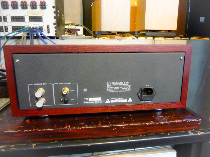 LUXMANのCDプレーヤー「D-38u」中古品入荷しました♪ LUXMANのCDプレーヤー「D-38u」中古品入荷しました♪
