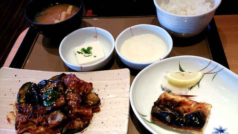 やよい軒の朝食が、日本人らしくて美味しい