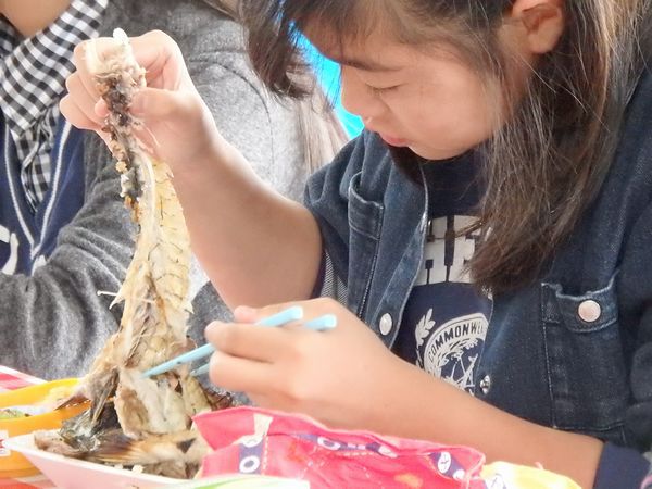 楽しい・美味しい遠足!「浜名湖の魚つかみ体験」 楽しい・美味しい遠足!「浜名湖の魚つかみ体験」