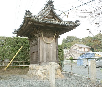 山崎の秋葉燈籠・秋葉山常夜燈
