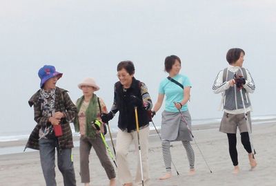 ラ・ラ・ラララ♪気分で舞阪海岸を裸足でウォーク!