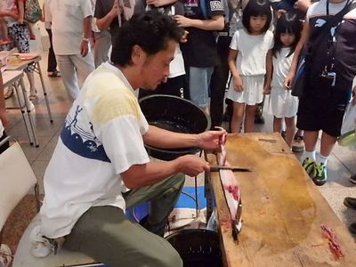 うなぎの解体ショー? うなぎの解体ショー?
