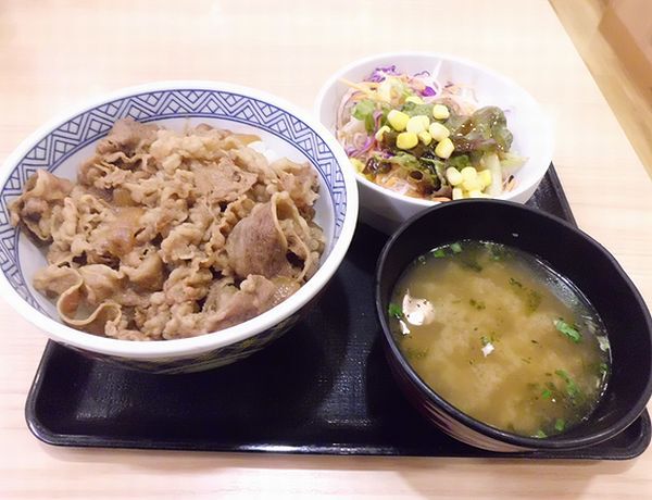 今日の〆メシは吉野家。 今日の〆メシは吉野家。