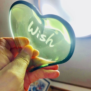 wishの文字エッチングガラス皿
