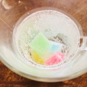 さざれこはく 炭酸割り