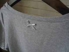ina　パフスリーブTシャツ
