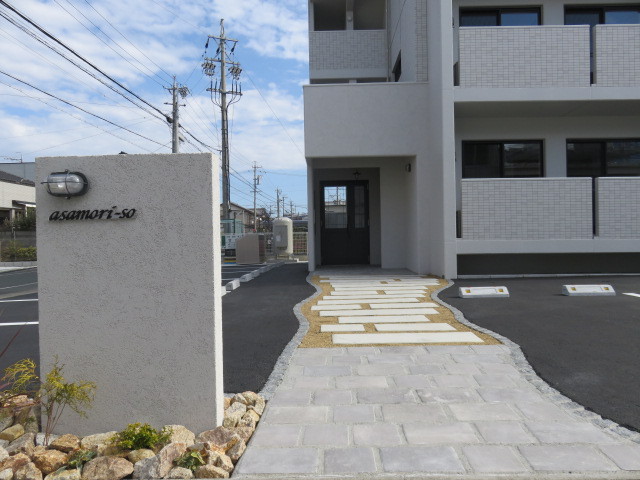 2/4　浜松駅前店「新築が完成しました！」