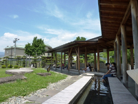 湖畔公園の足湯