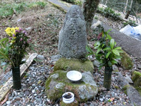 「三界萬霊」の碑