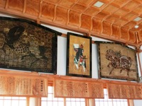 奉納額と絵馬