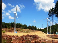 建設工事中の発電用風車