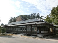 仰徳記念館