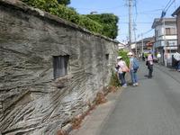伊豆石の塀