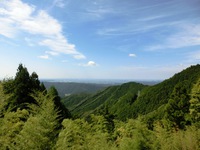 光明山遺跡で見上げた空