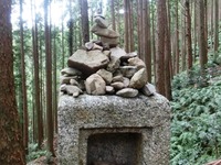 積み上げられた石