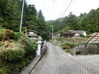 坂下の石畳