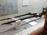 シャープス銃と雷管式ゲベール銃