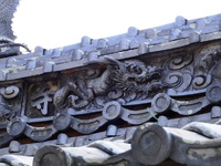 庚申寺山門の「辰＝龍」