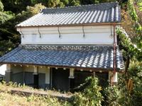 漆喰塗り壁の土蔵
