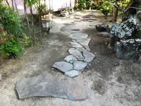 旧津倉家の根府川石