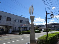 「大手門前のかがり火」のオブジェ