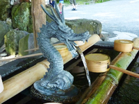 手水口の龍