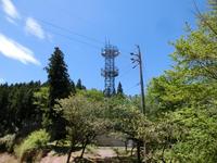 春埜山の無線中継塔