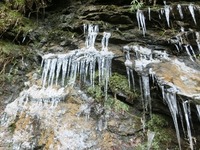 佐久間の「氷柱のカーテン」