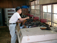 旧「花島小学校」跡の茶工場