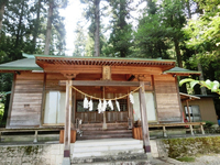諏訪神社拝殿