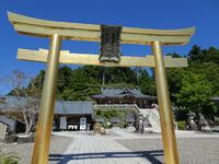 黄金の鳥居（幸福の鳥居）