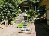 福田講中奉納の金燈籠