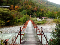 古い吊り橋