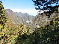 「松山公園」から見た佐久間ダム