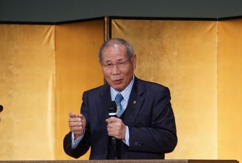 大須賀正孝会長が喜寿をお迎えになりました。 トラック関係有志でお祝いの会を開催しました。