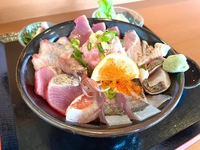 太助で絶品海鮮丼を堪能 ♪ 2025/03/27 18:09:08