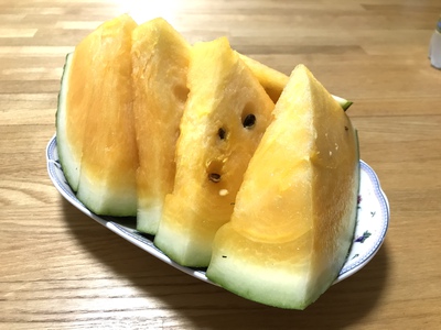 意外に美味かった黄色いスイカ ♪